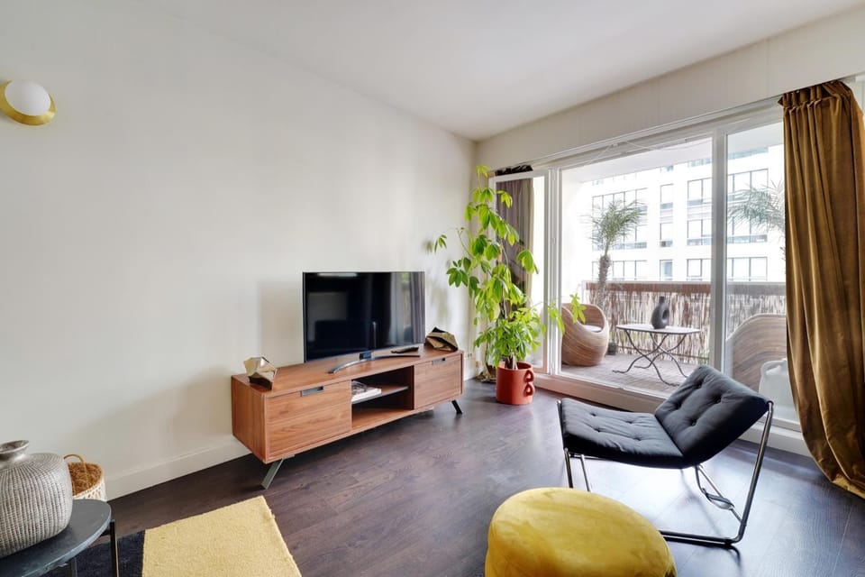 TV and multimedia, Seating area