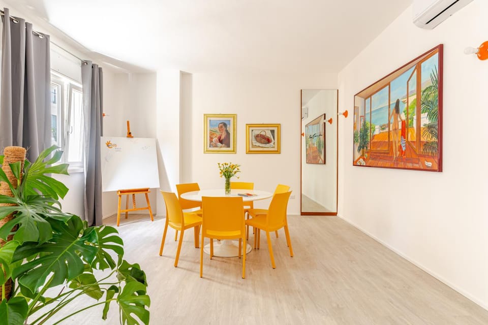 Living room, Decorative detail, Dining area