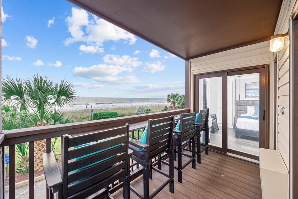 Day, Natural landscape, Garden, View (from property/room), Balcony/Terrace, Seating area, Beach, Garden view, Sea view, Time of day, Sunrise, Sunset