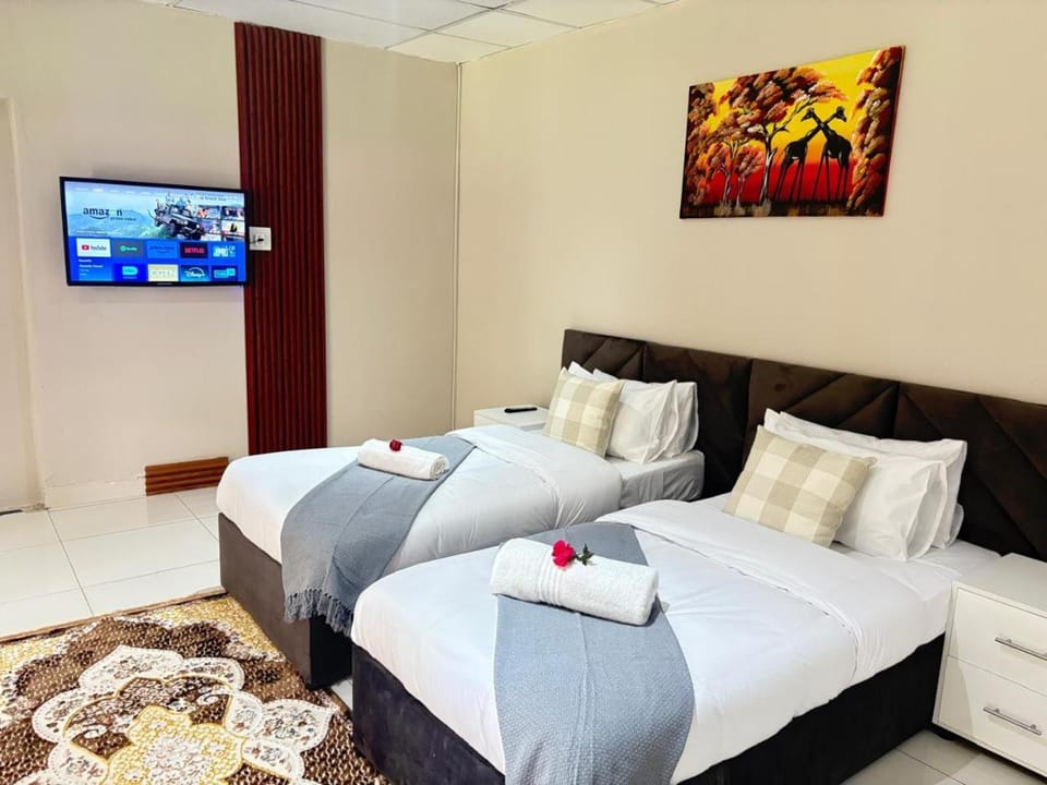 Bed, TV and multimedia, Photo of the whole room, Bedroom