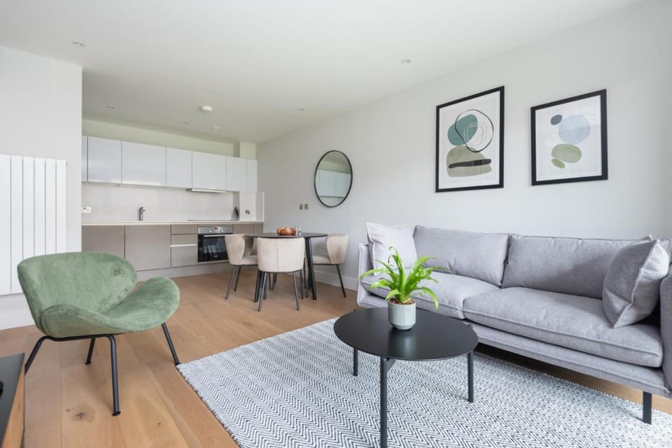 Near Wembley Stadium with Gym & Balcony Apartment in Wembley