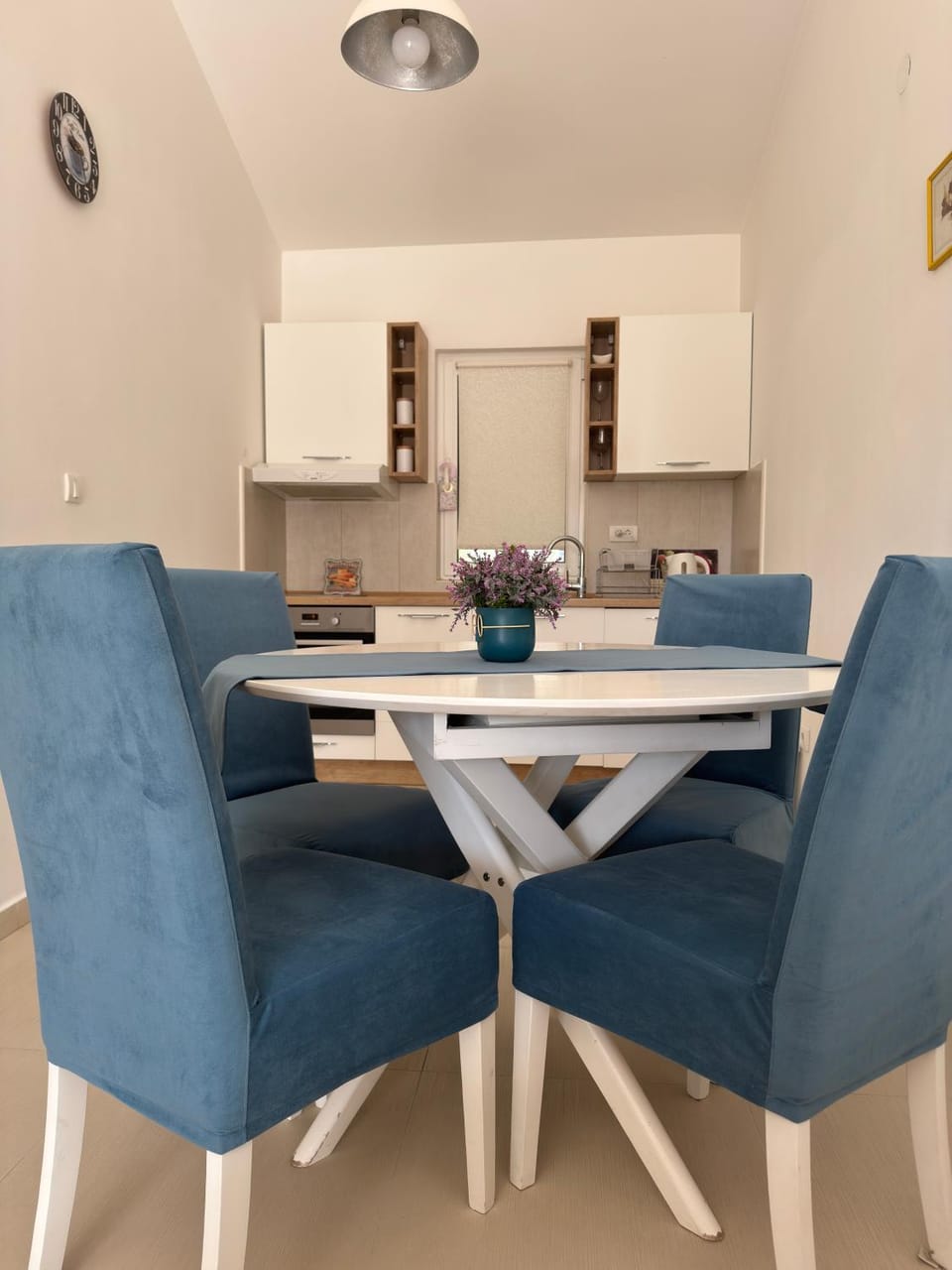 Spacious two bedroom apartment with free parking Apartment in Dobrota