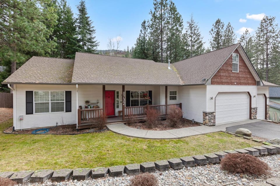 Clarkview Place Hayden ID House in Kootenai County