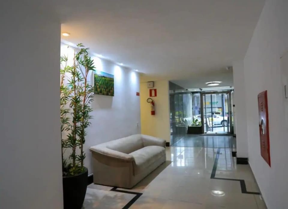 07 - ESTÚDIO ESPAÇOSO com Área privativa, Vaga de garagem, Cozinha montada, vizinho ao Life Center Apartment in Belo Horizonte