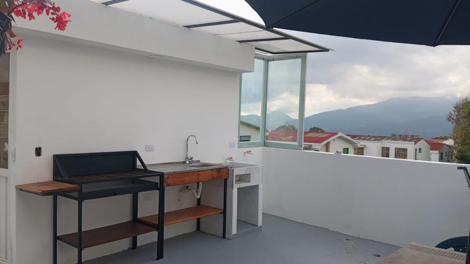 Balcony/Terrace, Mountain view