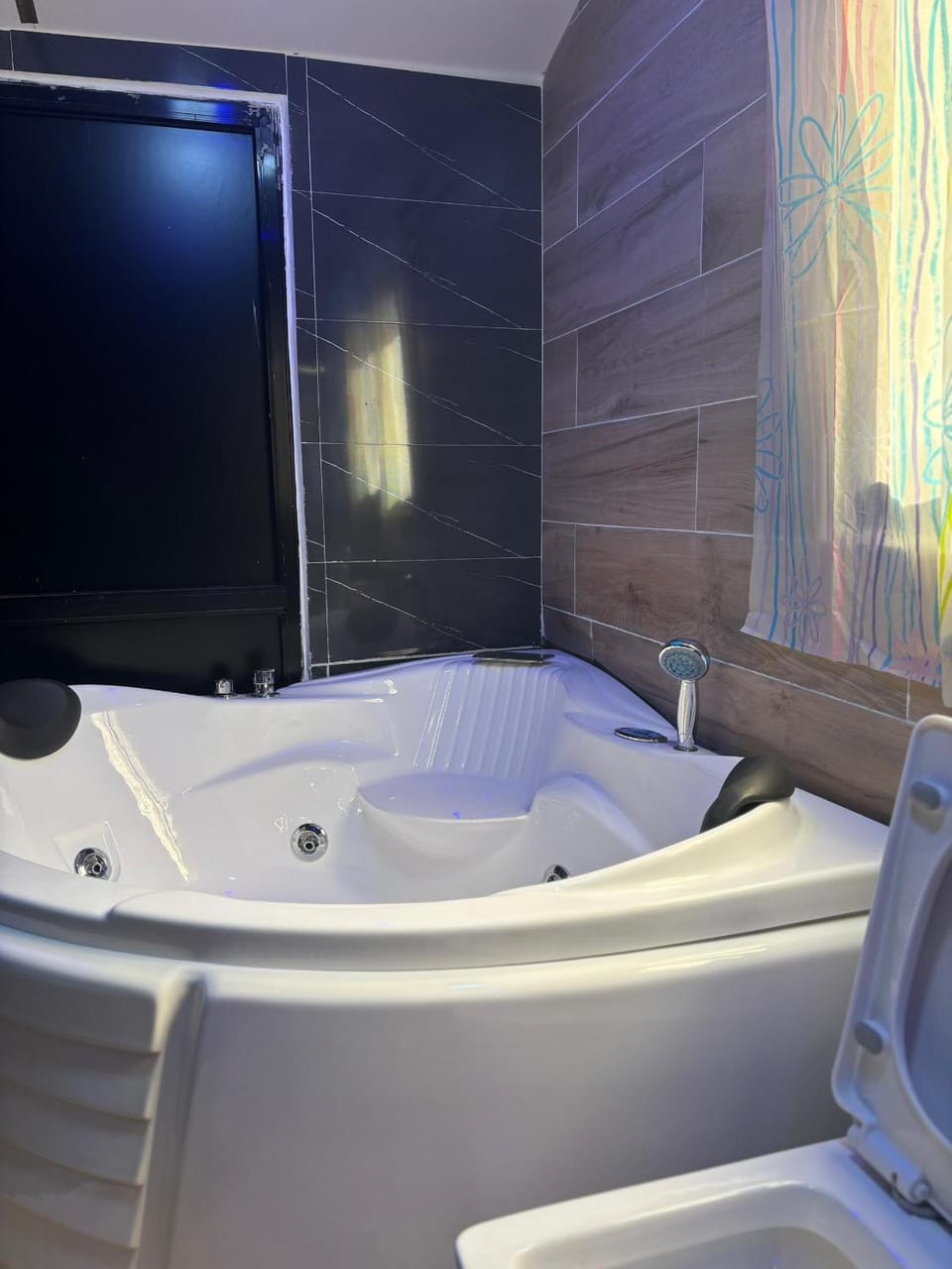 Studio de Luxe avec Jacuzzi à 15 Minutes de l'Aéroport AIBD ! Apartment in Dakar Region, Senegal