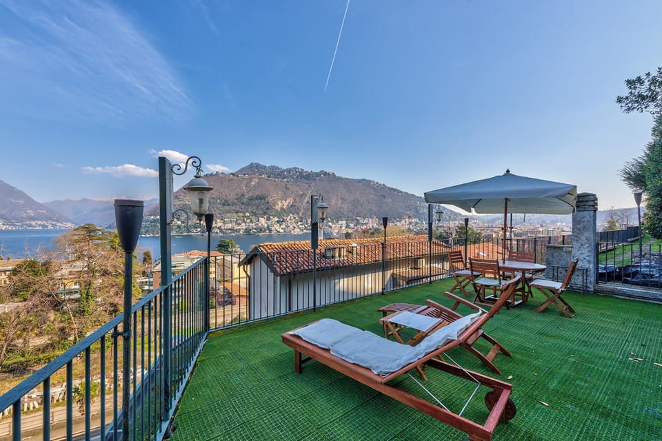 Patio, Natural landscape, Garden, View (from property/room), Balcony/Terrace, Lake view, sunbed