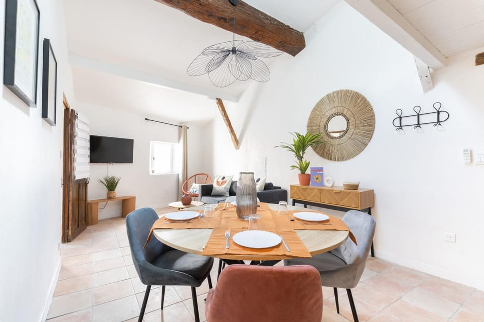 TV and multimedia, Dining area