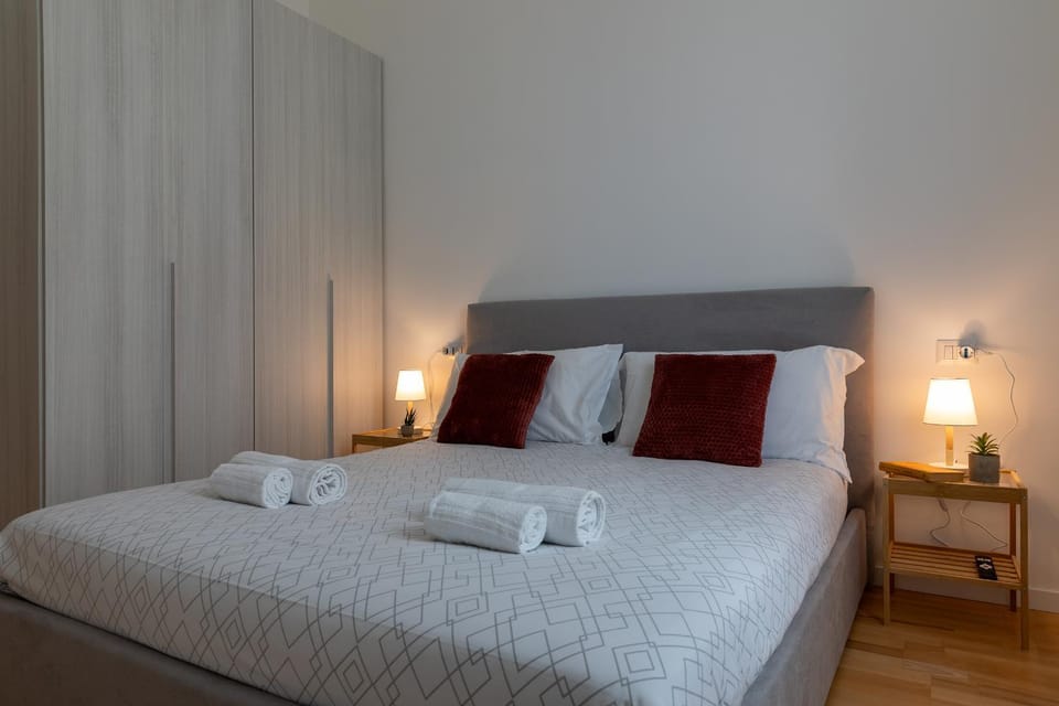 Casa 500 Family & Friends - M3 10 minutes to Duomo Apartment in Milan