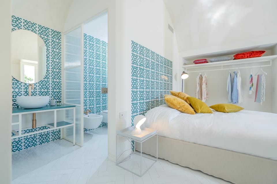 Shower, Toilet, Bathroom, Bedroom, Garden view, Sea view, Sunset, bidet, hair dryier, internet, safe, towels, wardrobe