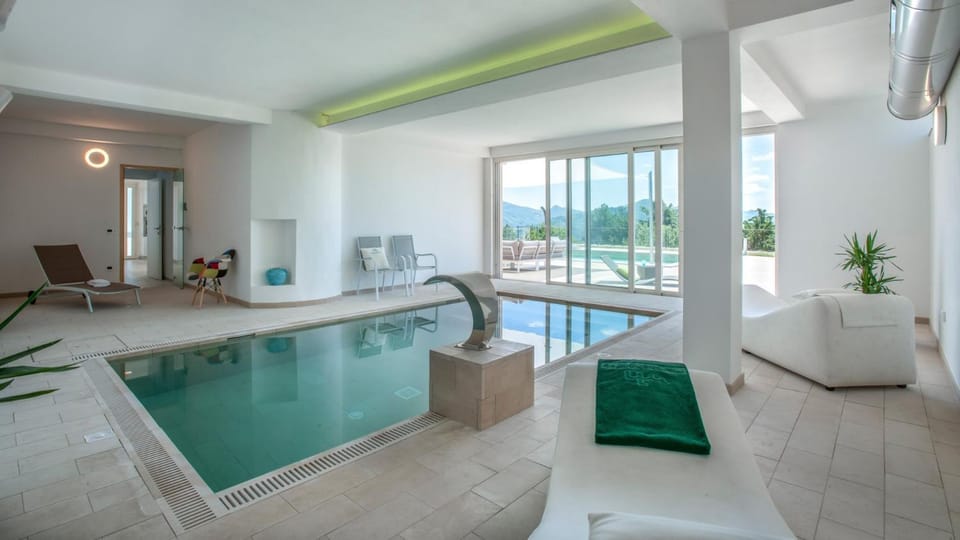 Swimming pool, Swimming pool