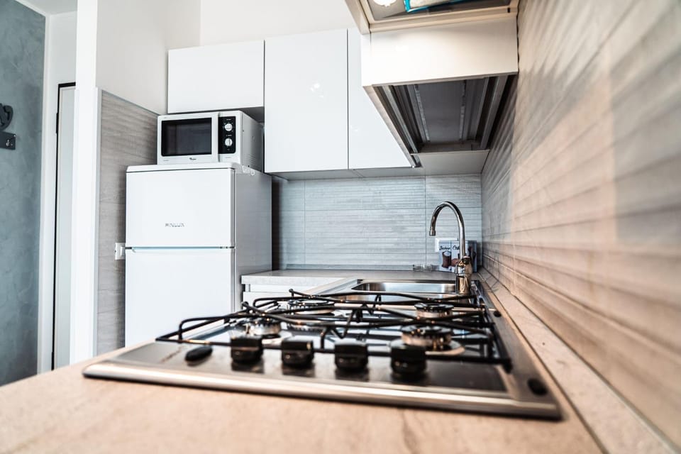 microwave, oven, kitchen
