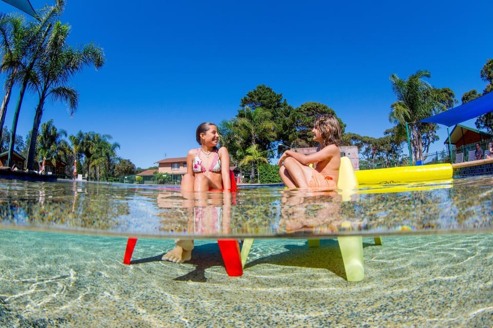 Property building, Swimming pool, Swimming pool