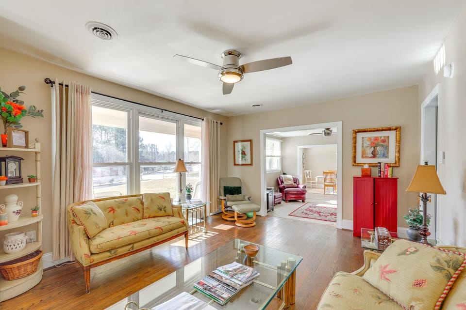 14 Mi to Raleigh: Charming Family Home! House in Cedar Fork