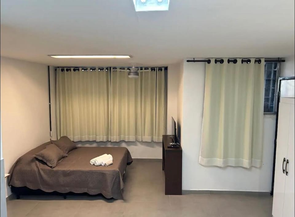 13 - ESTÚDIO COMPLETÍSSIMO com AR, Cozinha montada, na Savassi e perto de tudo! Apartment in Belo Horizonte