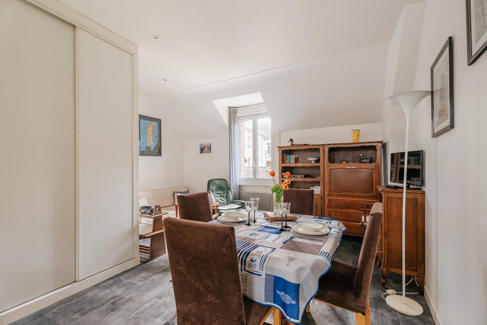 Property building, Living room