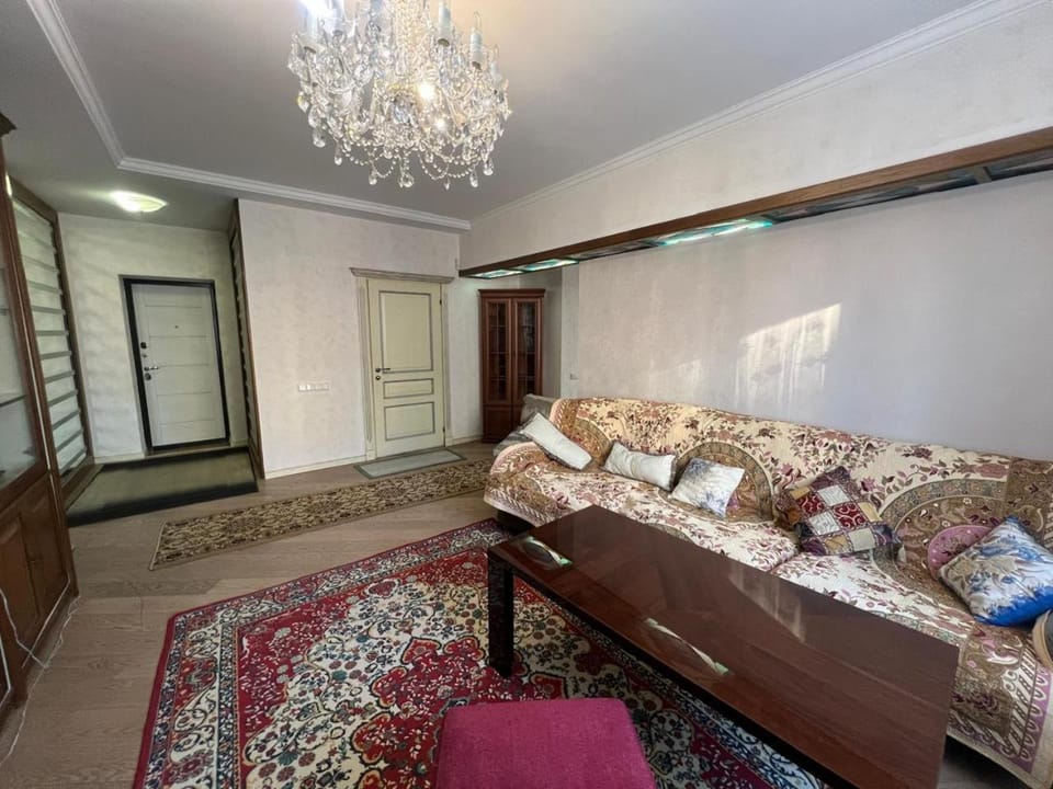 Living room, Photo of the whole room, Seating area