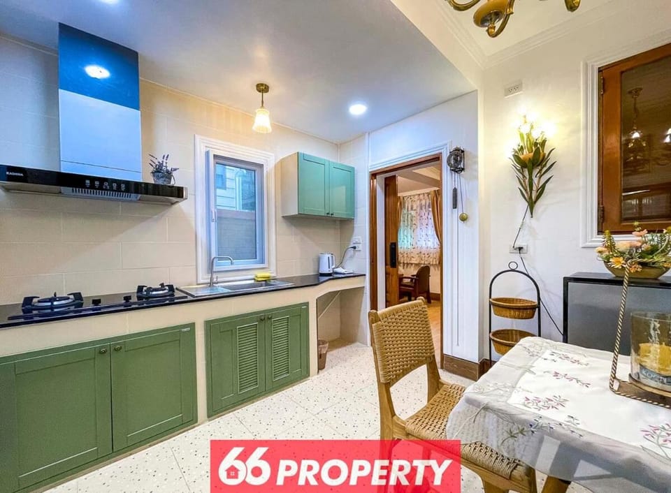 Charming 1-Bedroom Home Steps from Saturday Market House in Chiang Mai