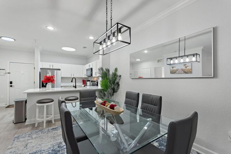 Gentle Breeze 3BDM Sleeps 8 Disney Apartment in Four Corners