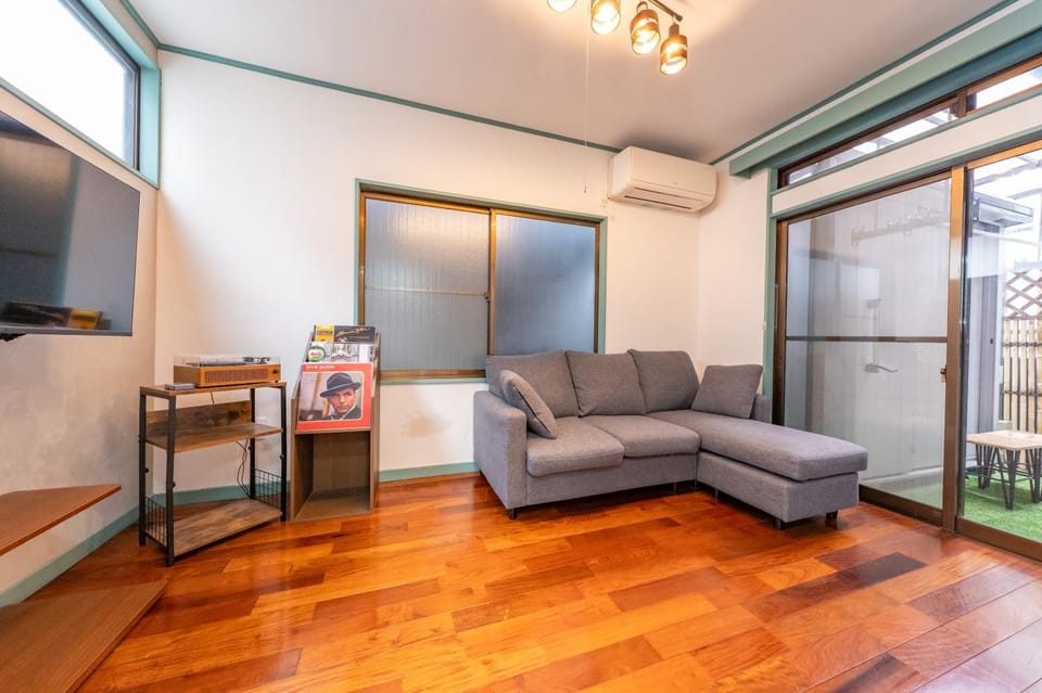 TV and multimedia, Seating area