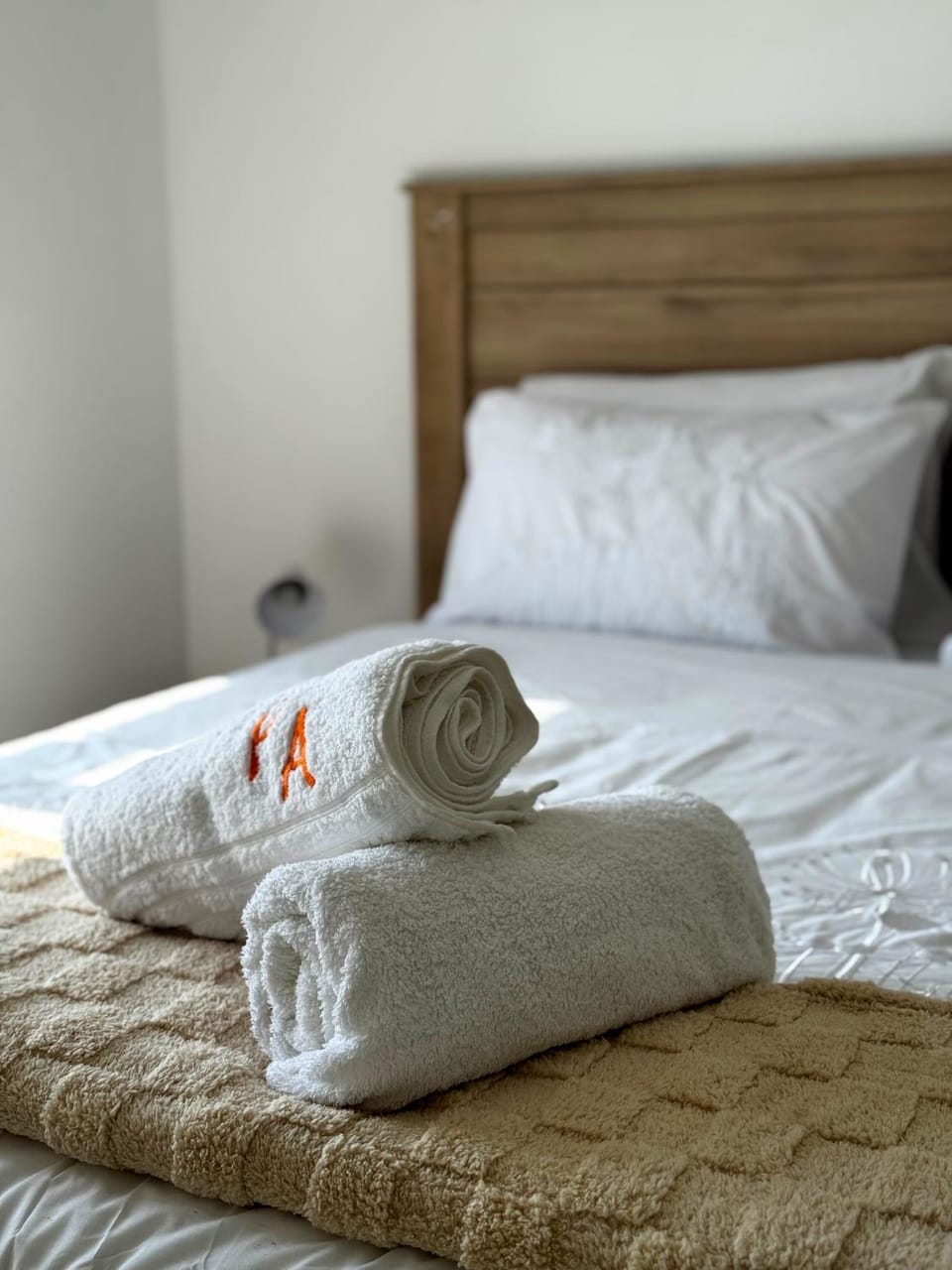 Bedroom, towels