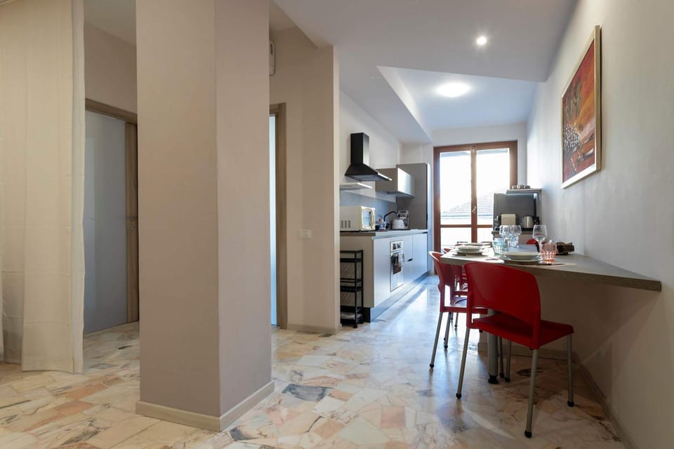 Kitchen or kitchenette, Dining area, oven, stove