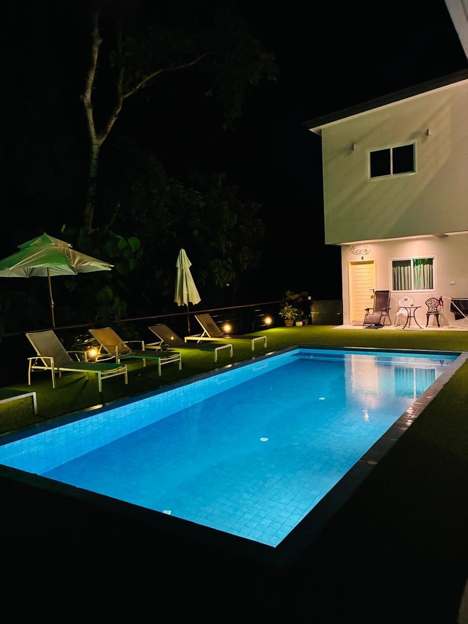 Swimming pool, Swimming pool
