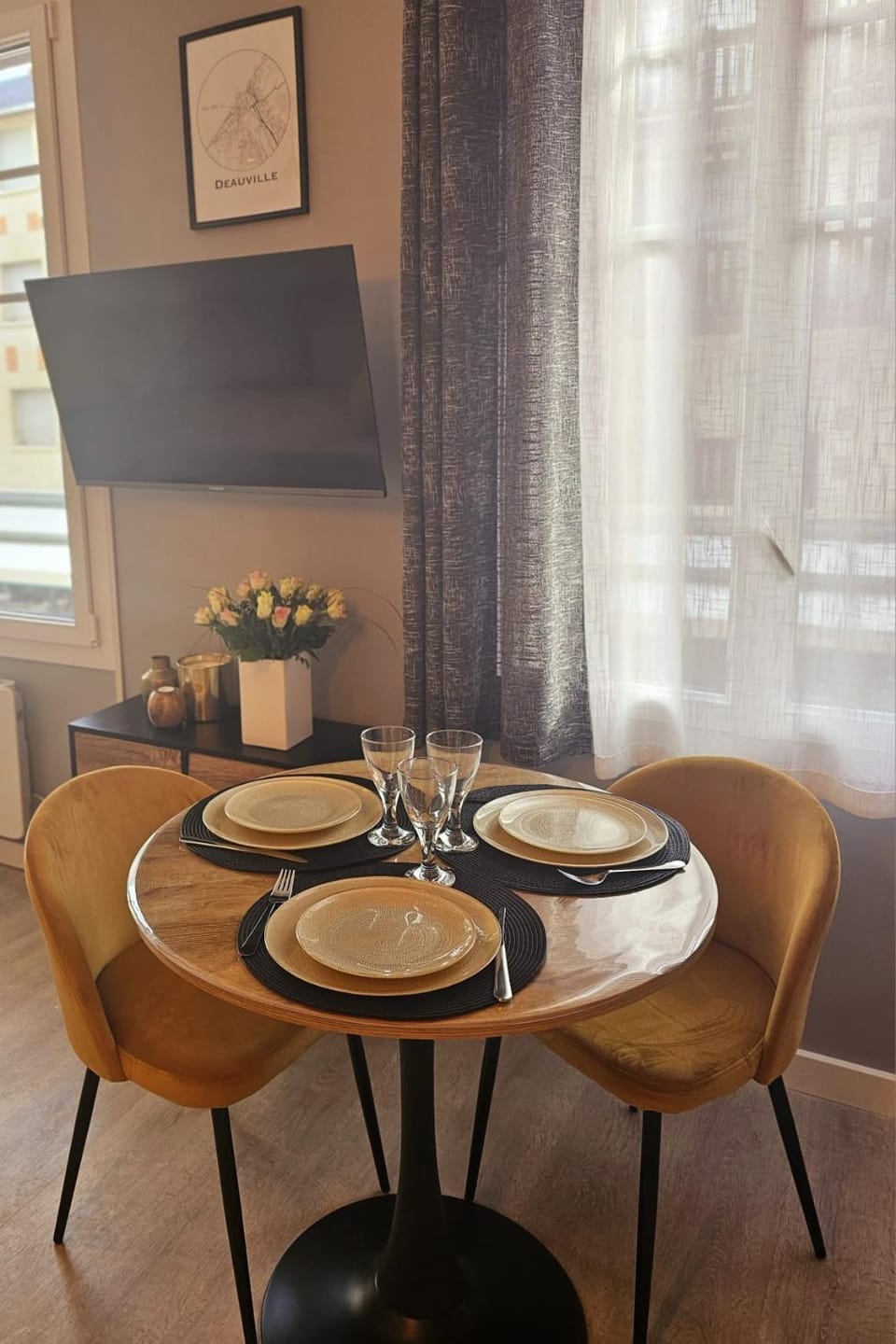 Le Deauvillais Studio en plein cœur de Deauville Apartment in Deauville