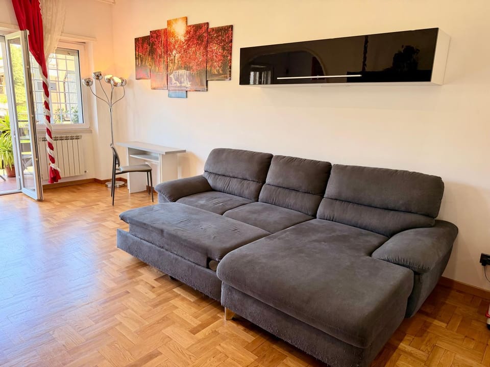 Property building, TV and multimedia, Living room