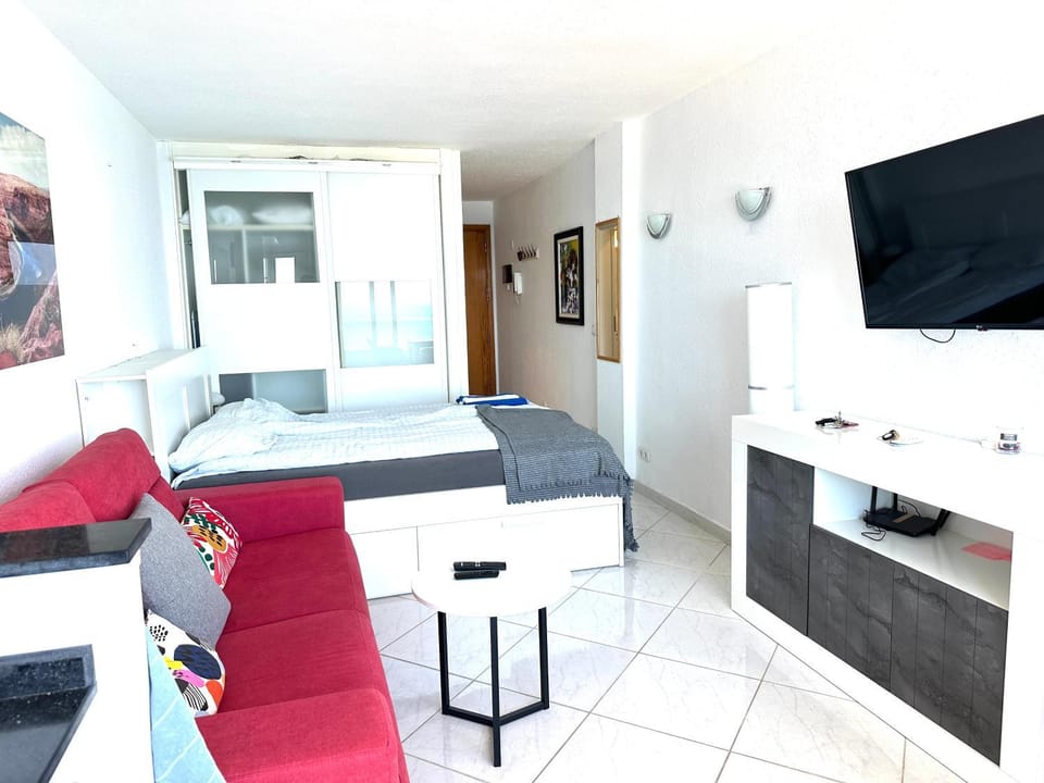 TV and multimedia, Photo of the whole room