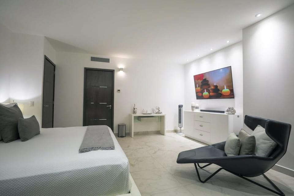 Luxury 3BR Apt, WiFi 1Gb, Laundry, Pools, Gym Apartment in Cancun