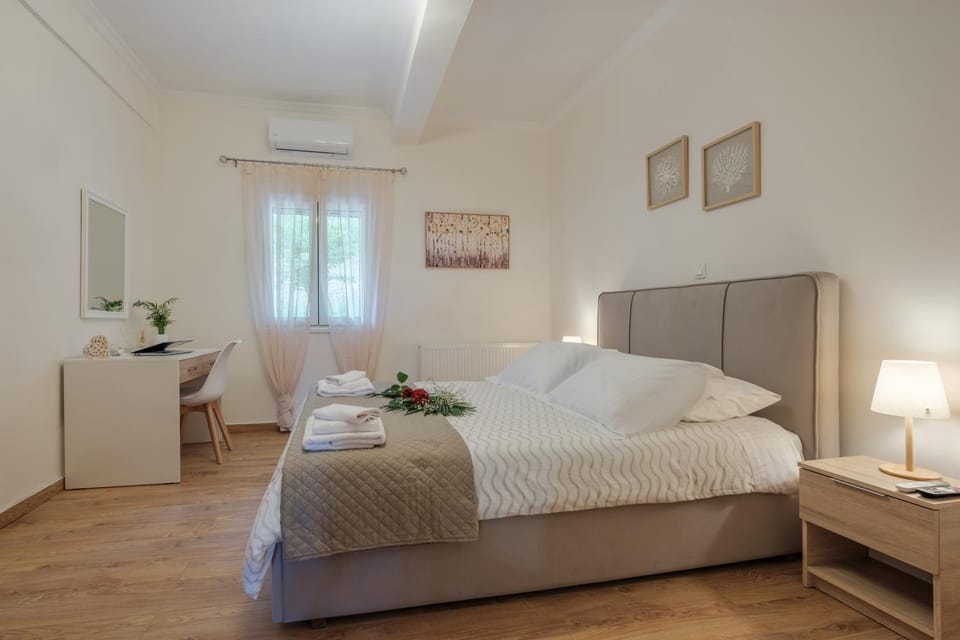 Bed, Bedroom, air conditioner