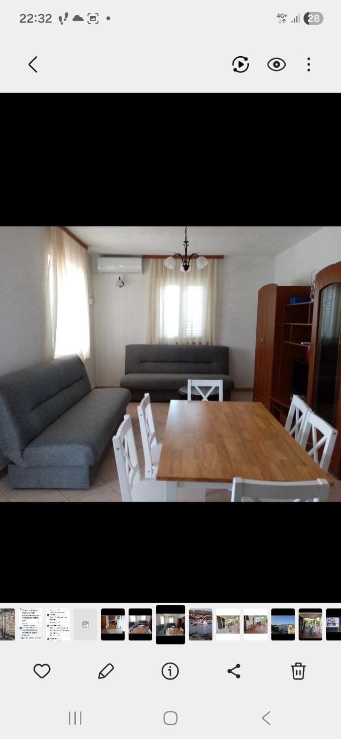 Communal lounge/ TV room, Kitchen or kitchenette, Living room