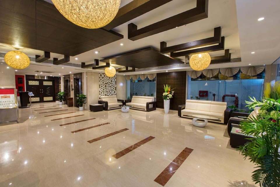 Communal lounge/ TV room, Lobby or reception