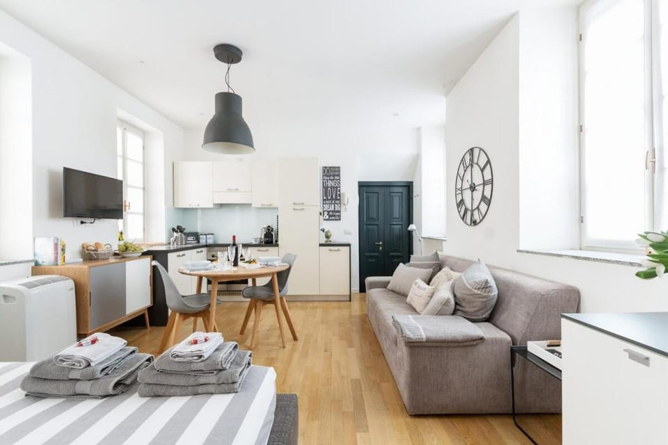 Living room, Dining area, Bedroom