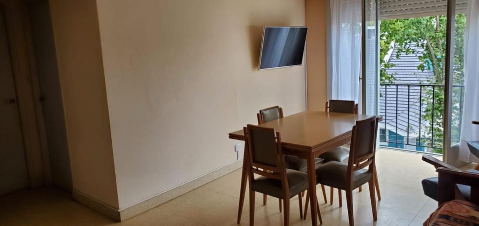Communal lounge/ TV room, Living room, Dining area