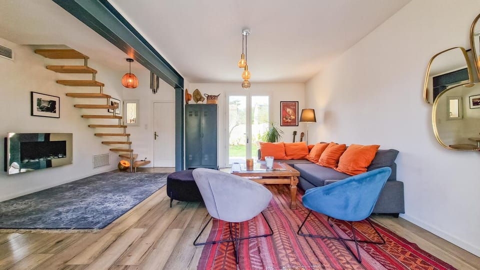 Living room, Seating area