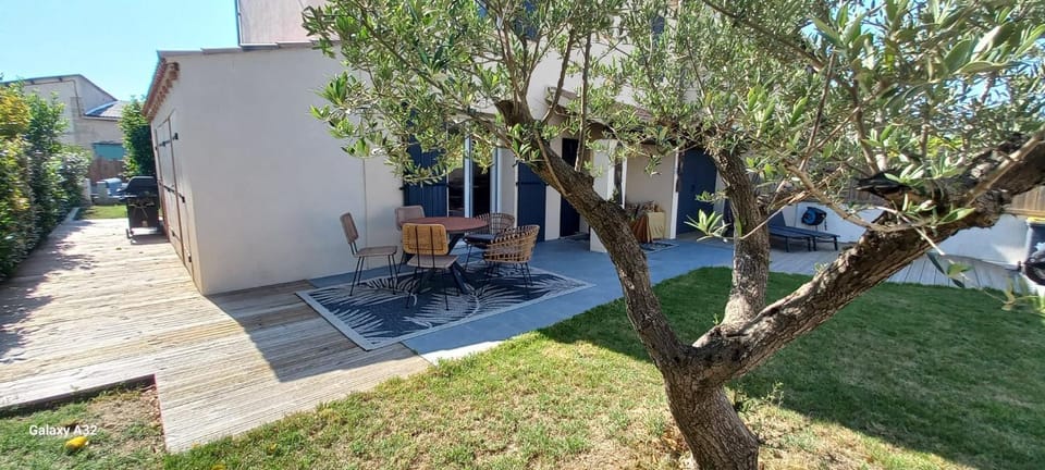 Patio, Garden view