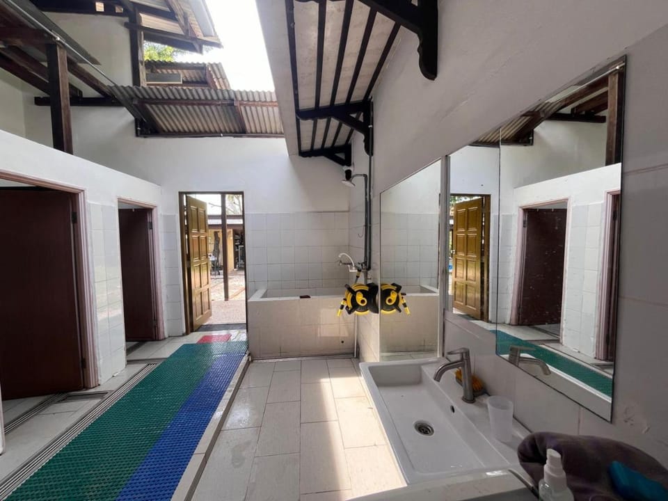 Bathroom, Public Bath, Public Bath