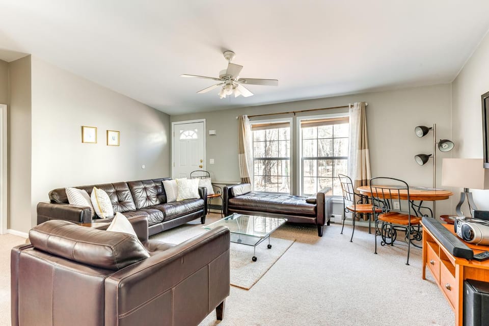 Family Home in Arrowhead Lake w/ Fire Pit! House in Coolbaugh Township