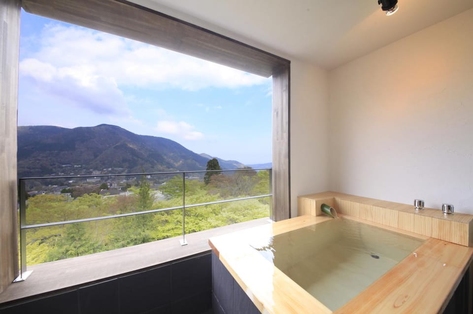 Shower, Mountain view