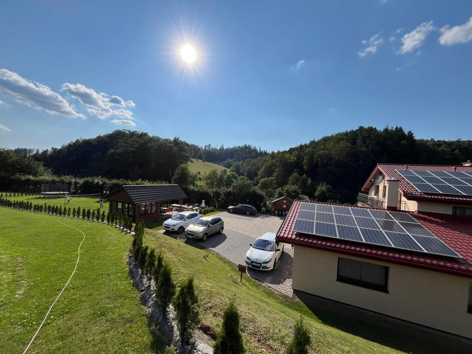 Neighbourhood, Natural landscape, Mountain view, Parking