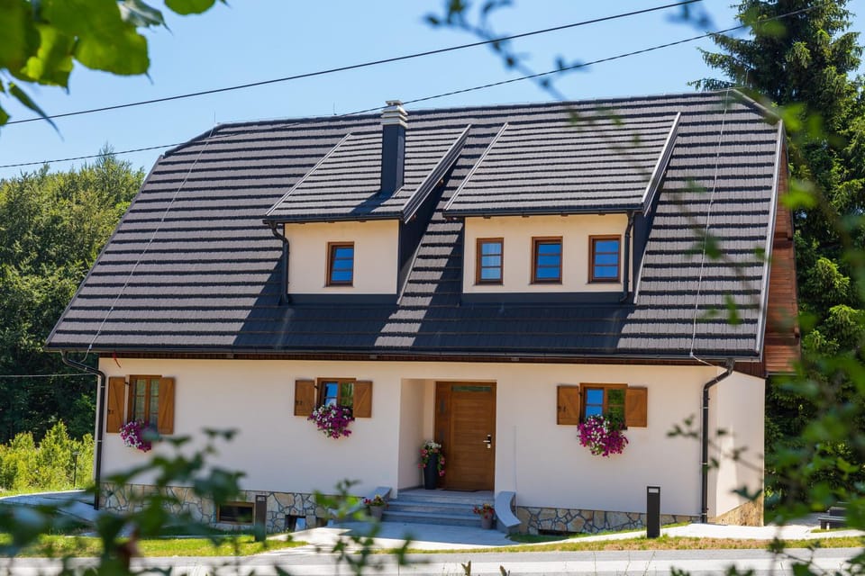Property building, Day, Garden, Garden view