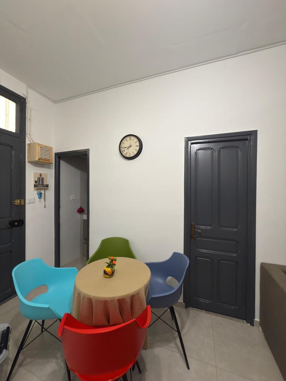 Seating area, Dining area
