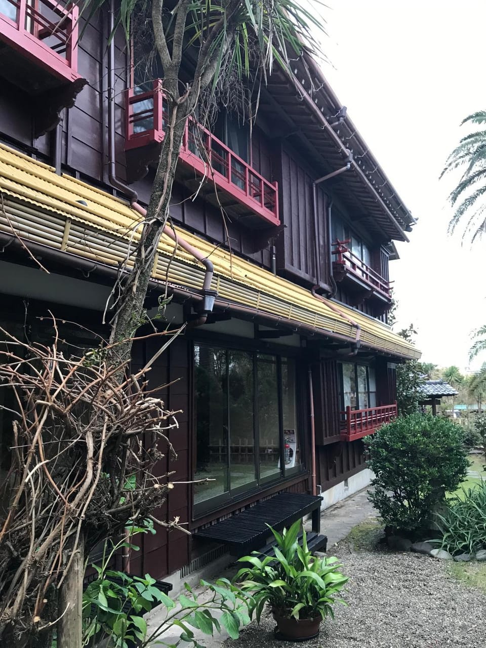 Facade/entrance