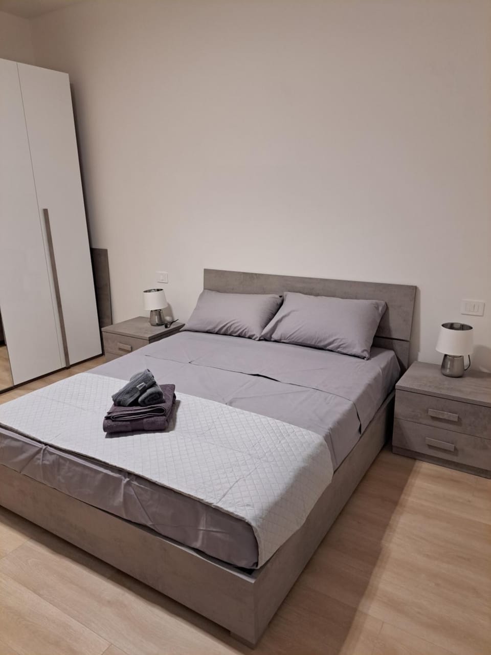 Bed, Photo of the whole room, Bedroom, towels, wardrobe