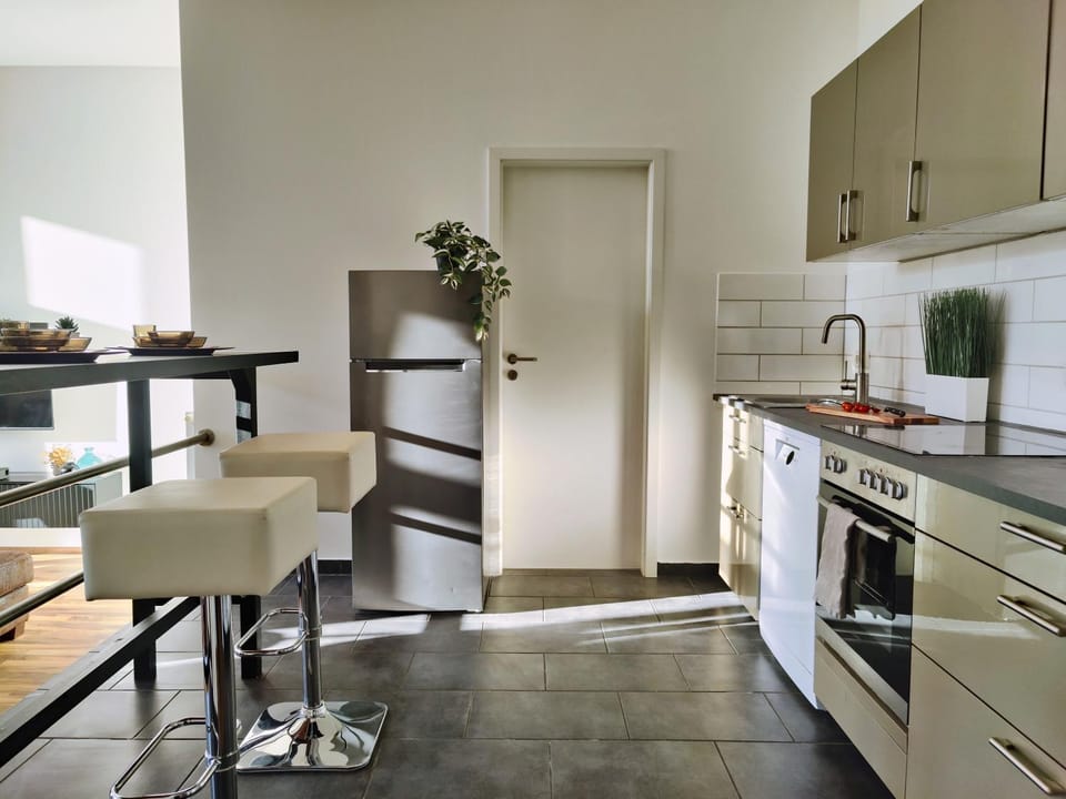 Kitchen or kitchenette, Dining area, dishwasher, oven, stove