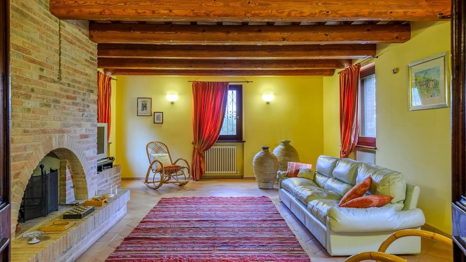 VILLA EMILIANNA 10&4, Emma Villas Villa in Marche