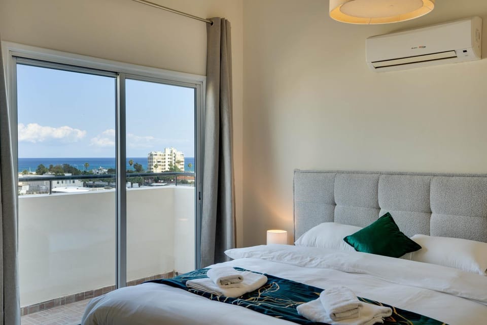 Bedroom, Sea view