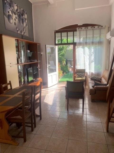 Chez Anna, maison de ville Apartment in Occitanie